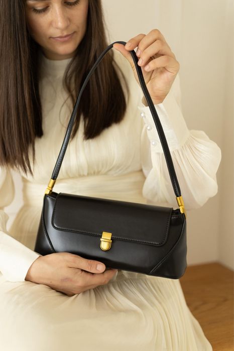 Гарна жіноча суможка  , універсальна.