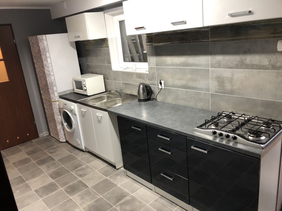 Hostel pokoje z łazienkami  i mieszkania tv lodówki  parking wi-fi .