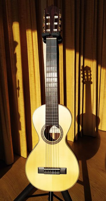 Guitarra Romântica Histórica - Peça Única de Coleção - Rosewood Maciça