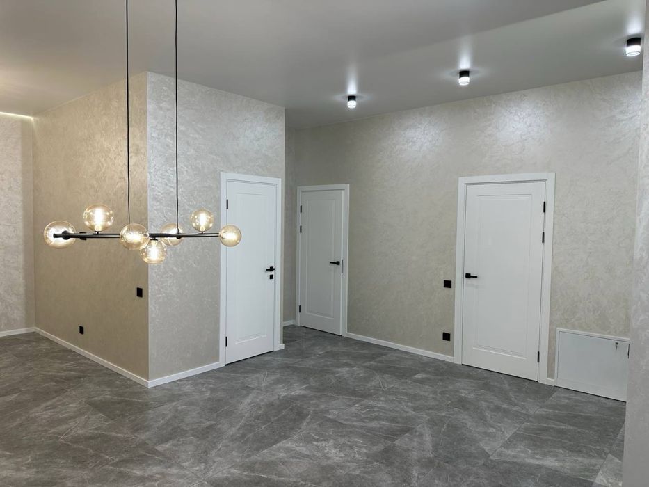 Будинок з новим ремонтом  Ворзель