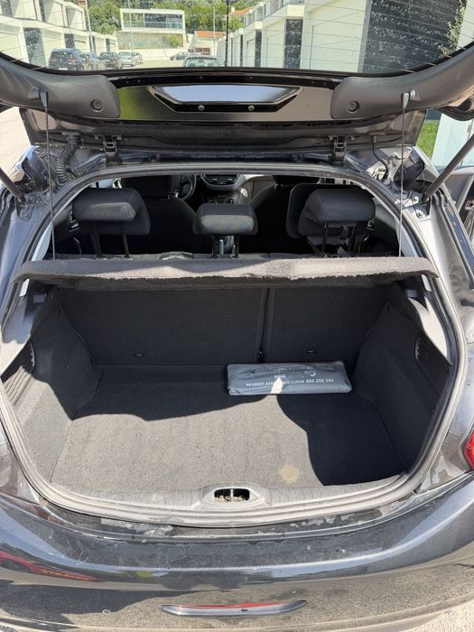 Peugeot 208 — fotografia 11