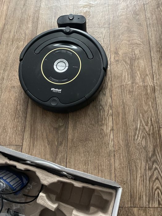 Робот пилосос roomba