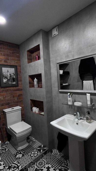 Видовий пентхаус з авторським ремонтом! Центр!