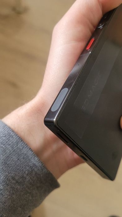 Продам red magic 9 pro 12/256 андроид 15