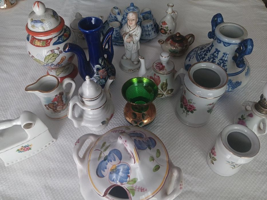 Vendo diversos biblos