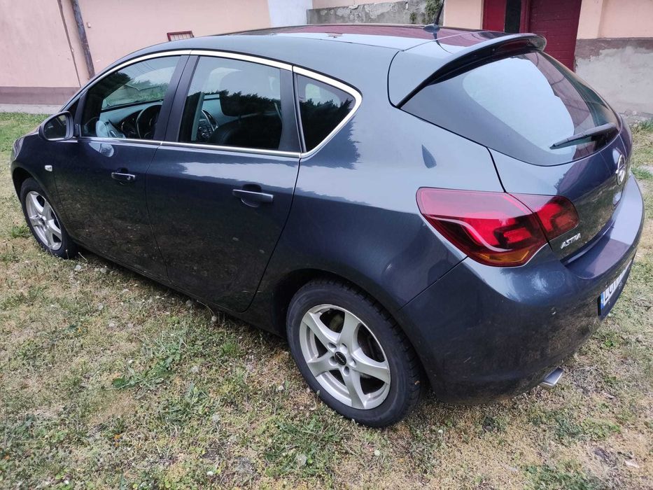 Opel Astra J, 2010, 2.0 diesel, 160 KM