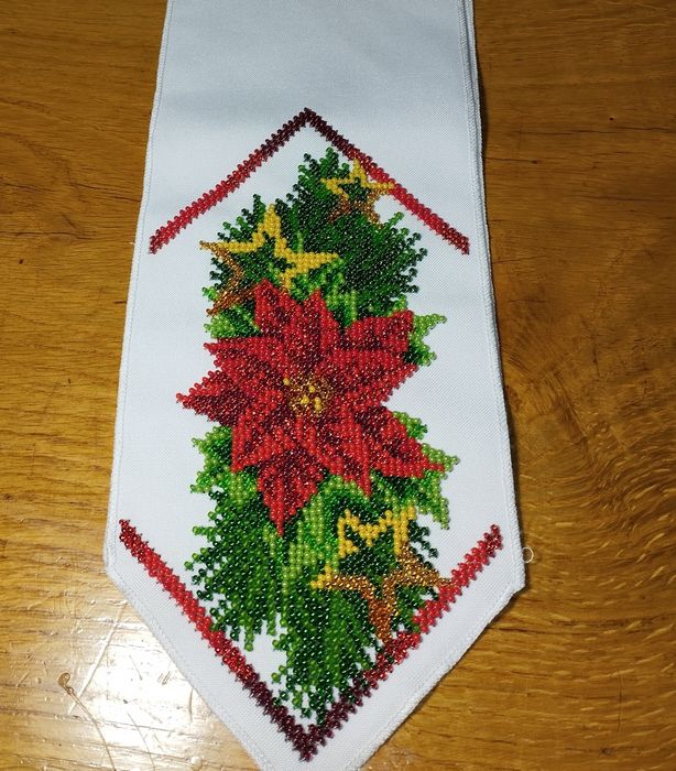 Вишитий бісером бантик