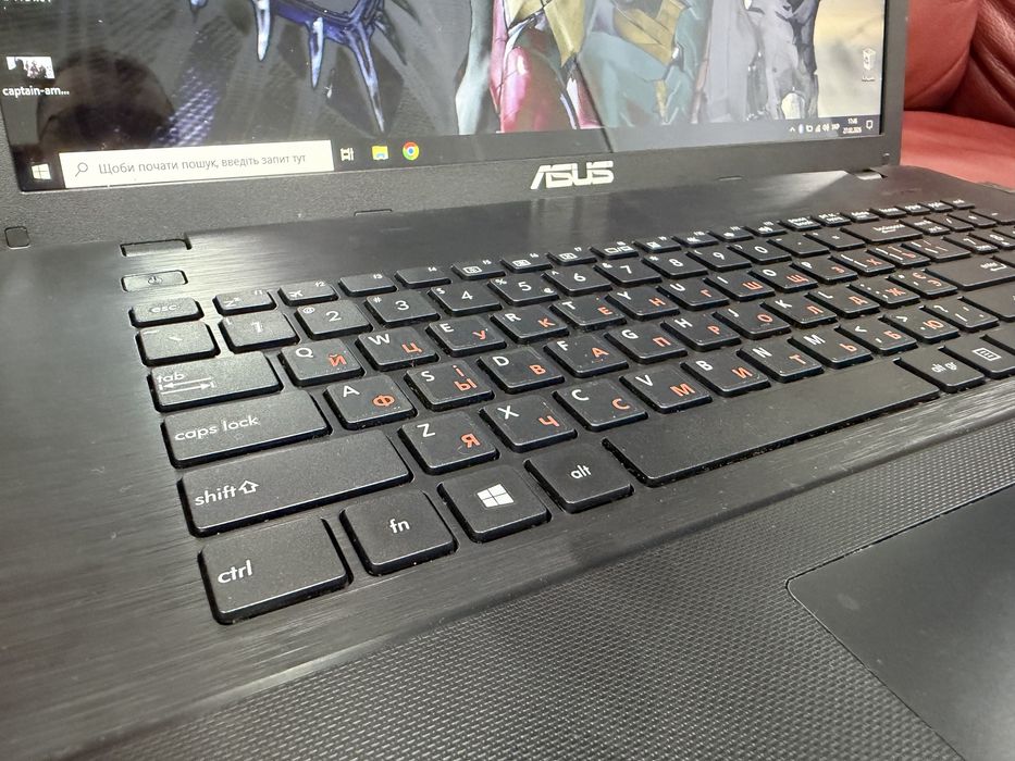 17.3 дюймовий ASUS F751M