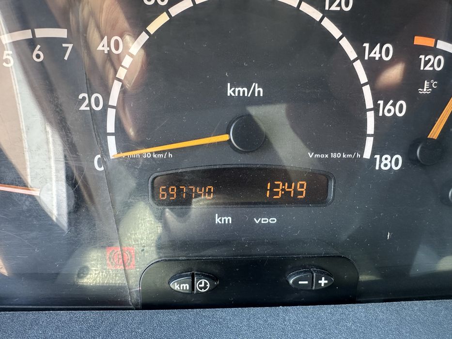 Вантажний автомобіль SPRINTER 413 2000 рік