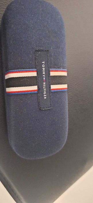 Etui na okulary tommy hilfiger