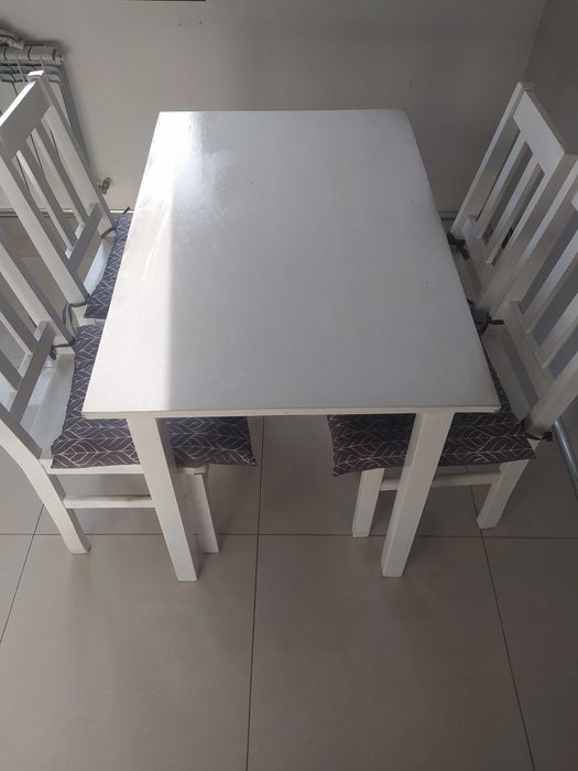 Piękny drewniany stół+4 krzesła