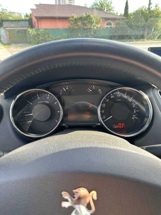 Peugeot 5008 1.6 2011р