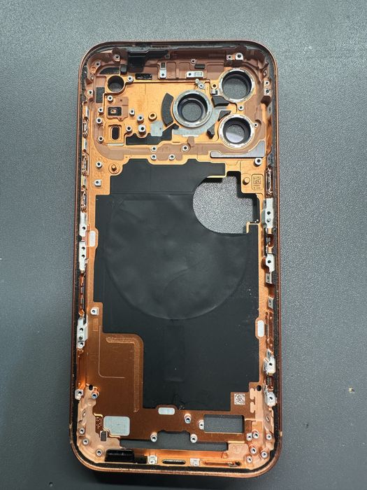 рамка корпуса iPhone 17 pro max
