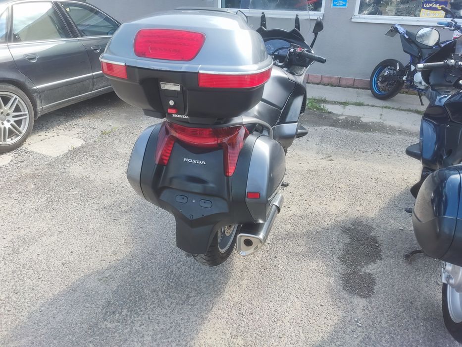 Honda NTV Deauvile 700  06.