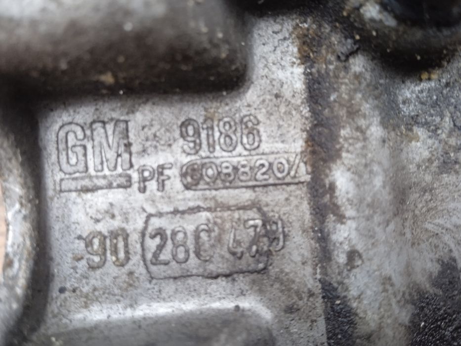 Корпус термостата Опель рекорд, фронтера