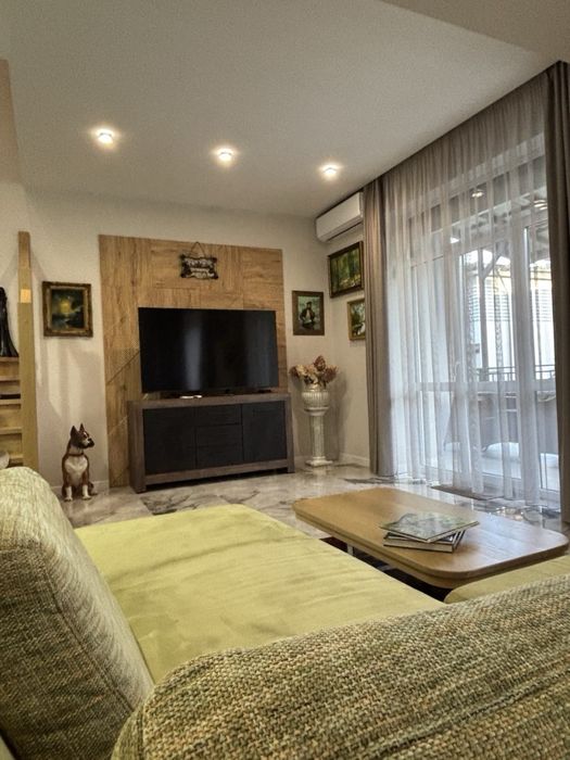 Здається Сучасний котедж в центрі Трускавця