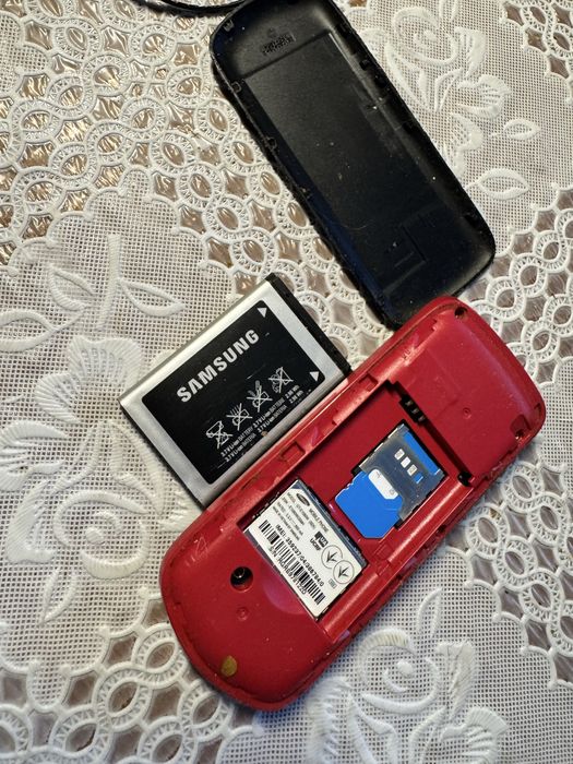 Samsung E1080w мобільний кнопковий надійний