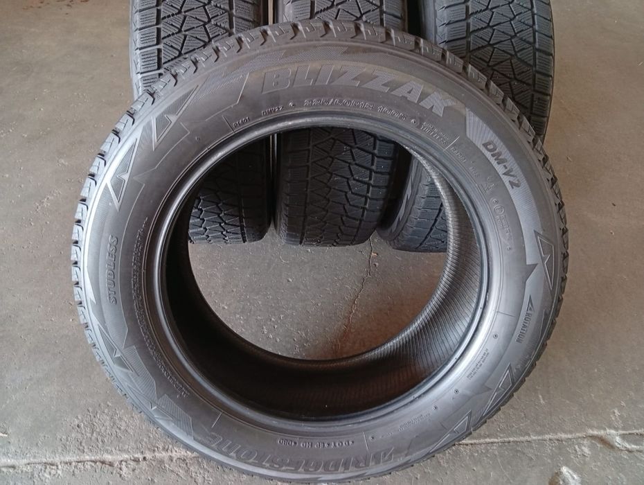 Bridgestone Blizzak DM-V2 R18 225/60 100S зимові шини 24рік комплект Японія виробник 8мм