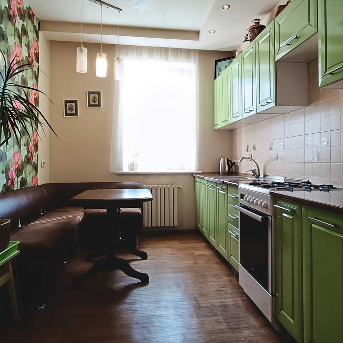 Будинок в Дубово, поряд з озером