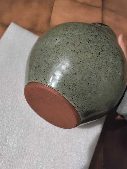 Vaso de cerâmica «Studio» em forma de cabaça verde salpicado