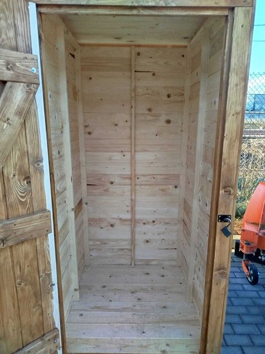 Domek na narzędzia, lub na wc