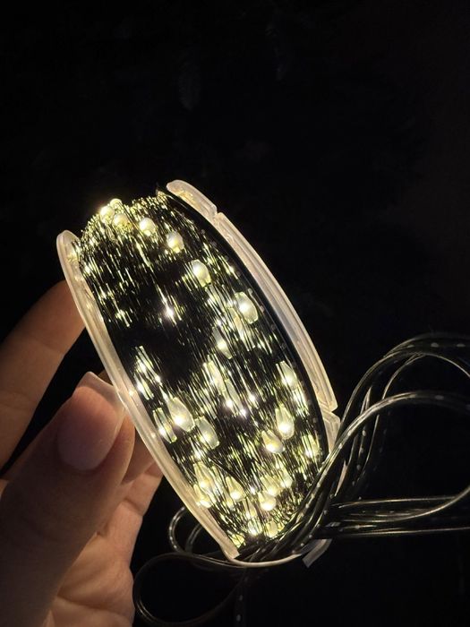 Гірлянда 50 метрів від мережі тепле світло гирлянда роса на зеленому