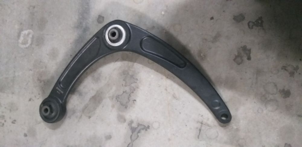Braços de suspensão/triângulos lado Dto para Peugeot/Citroen