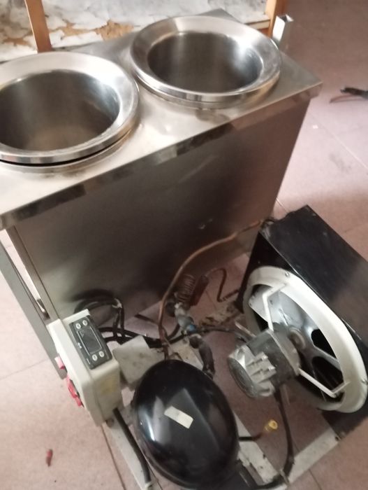 Máquina de fazer gelados