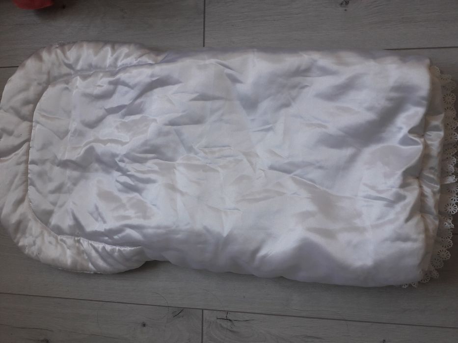 Becik śpiworek spiwor niemowlęcy do chrztu bialy PRL