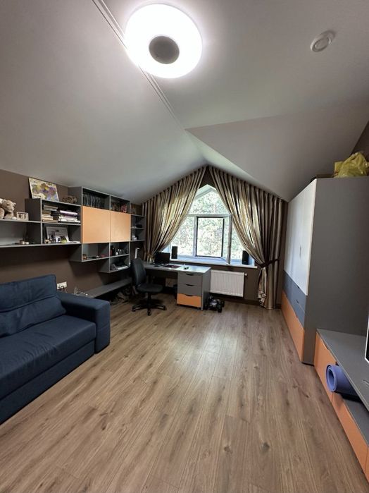 Продам дом с бассейном Обуховка ,Лес ,Река