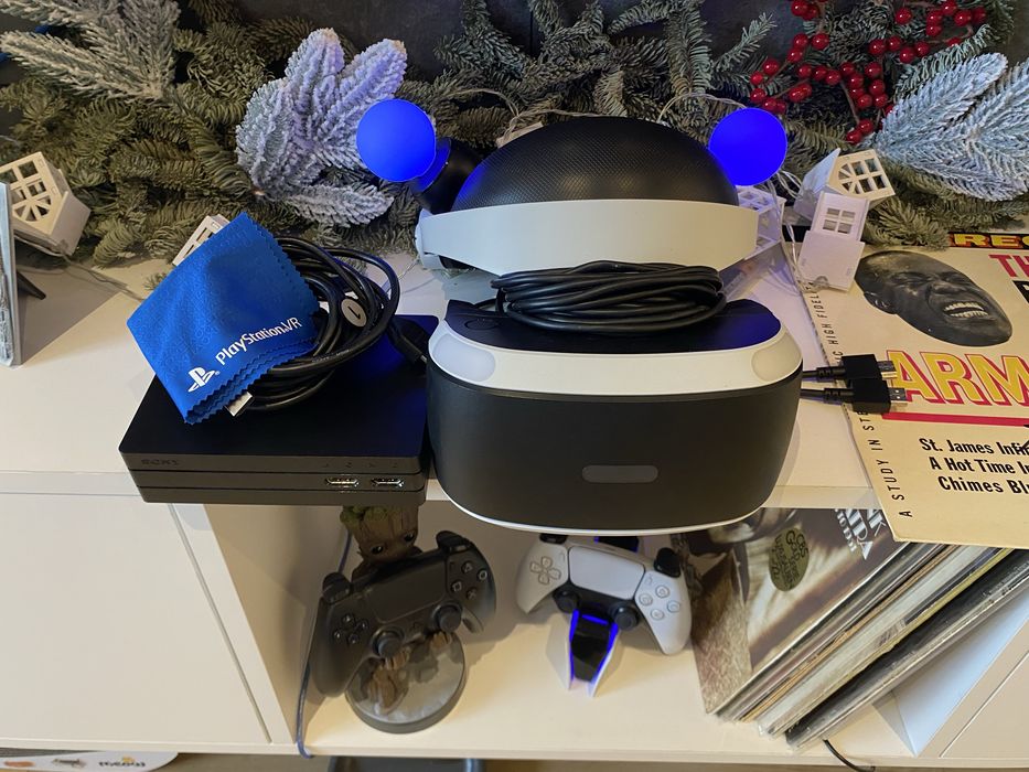 Playstation VR + 2 ps move +PS5 adapter + starter games