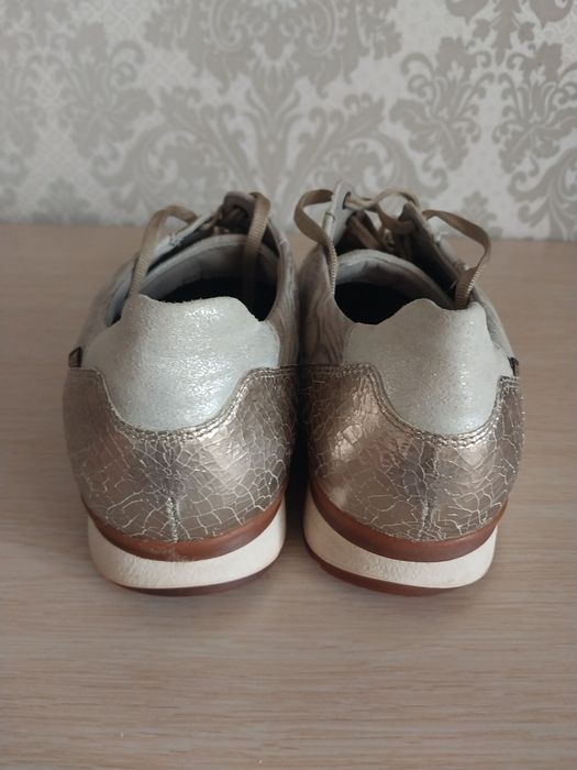 Женские кроссовки б/у Мerhisto р.41-500 гр