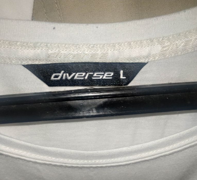 T-shirt bawełniany Diverse L