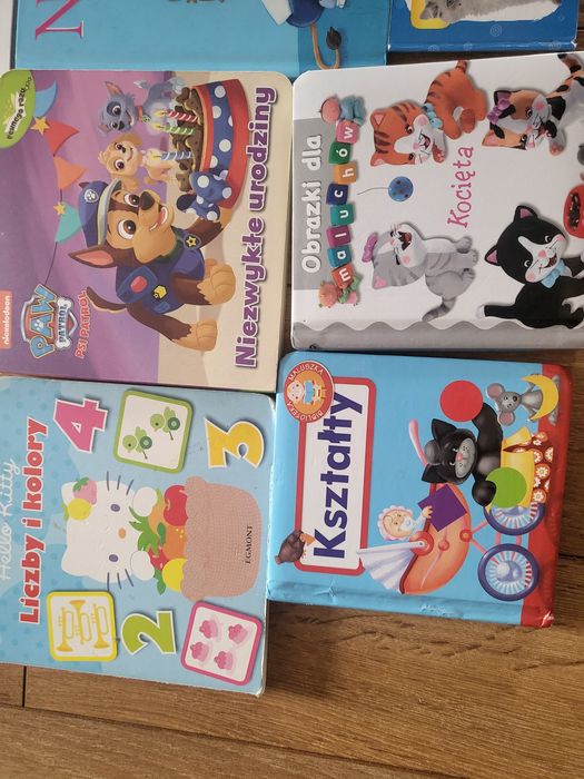 Książki paka 13 szt Psi Patrol Hello Kitty Kotki