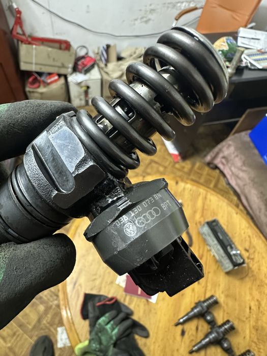 Насос форсунка фольцваген т5 caddy passat sharan golf 1.9