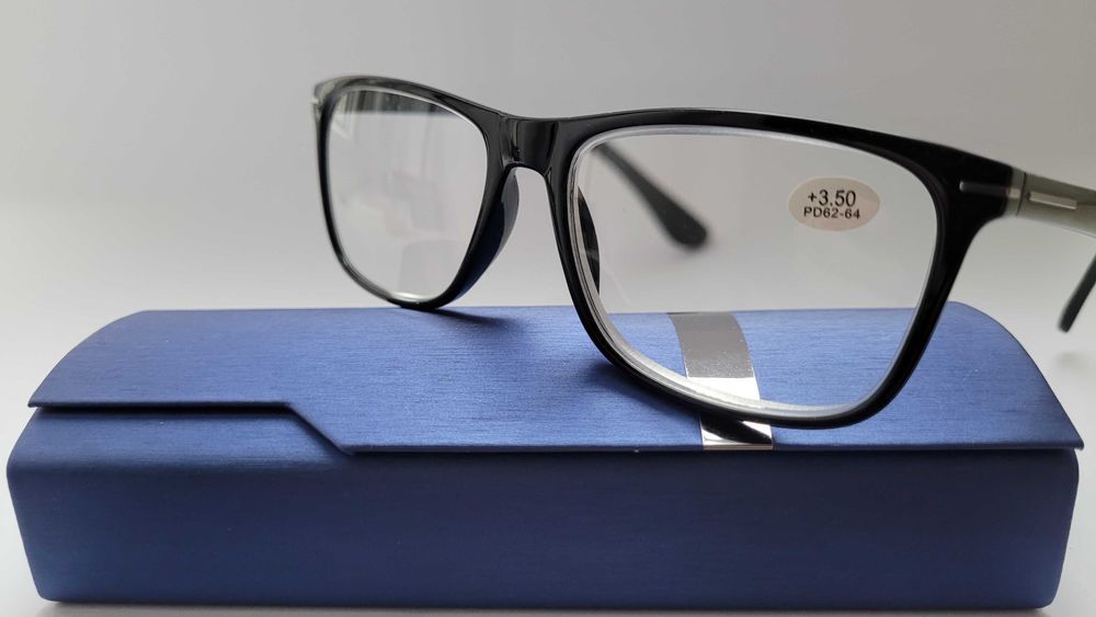 Очки для зрения  плюс минус