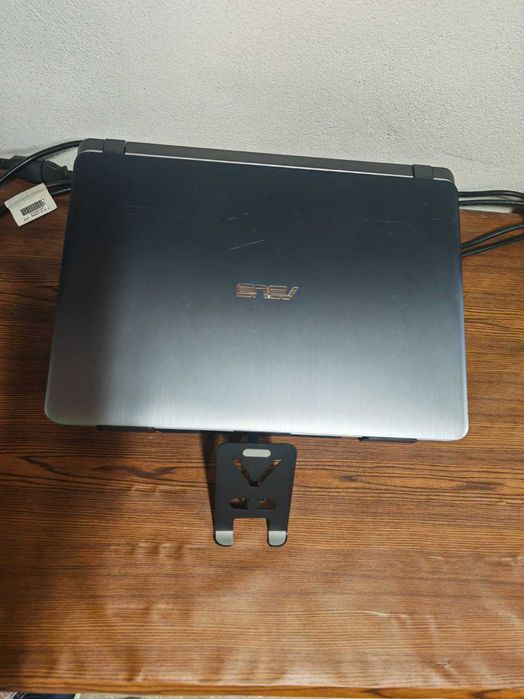 Portátil ASUS i7-8550U / 8GB / SSD 256GB / MX110