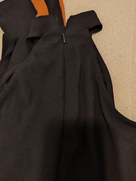 Vendo macacão usado mas em ótimo estado. Usado apenas 1 vez.