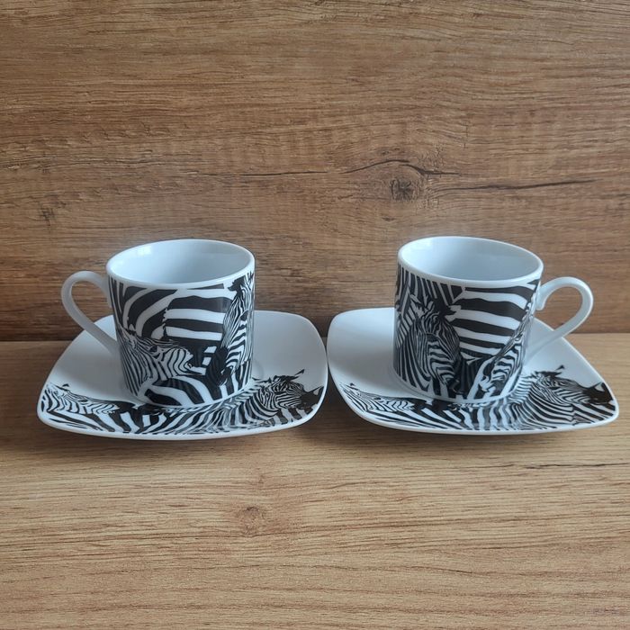 Filiżanki z podstawkami Flo