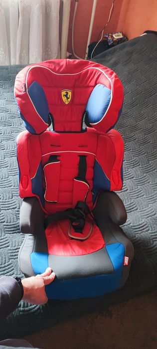 Дитяче авто крісло