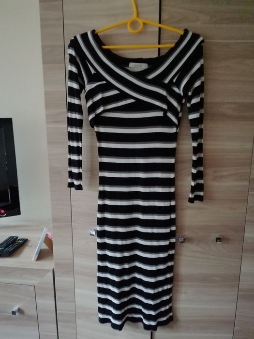 Sukienka w prążki
