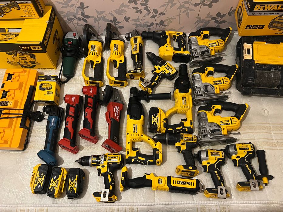 Шуруповерти дискові пили болгарки перфоратори девольт