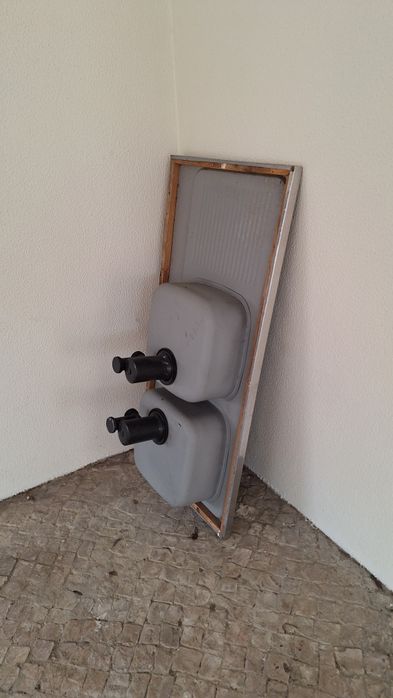 Lava-loiça de inox com 2 cubas