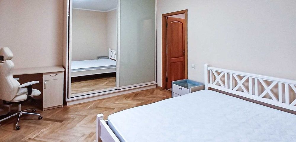 Оренда 3 кімнатної квартири, бульвар Лесі Українки, С.М. "Печерська"