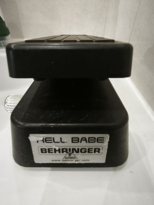 Pedal Hel Babe Behringer