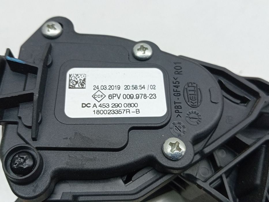 Pedal do acelerador RENAULT Twingo III (BCM_)