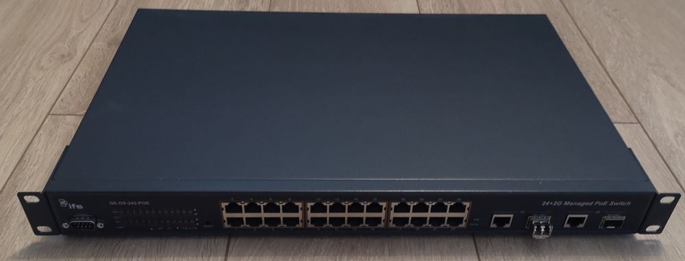 Switch 24 port Interlogix PoE rack monitoring CCTV