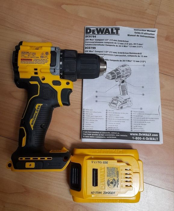 Шуруповерт Dewalt DCD 794,шурік, акумулятори Dewalt flex,