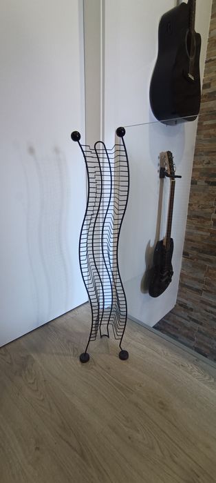 Torre de CDs metal