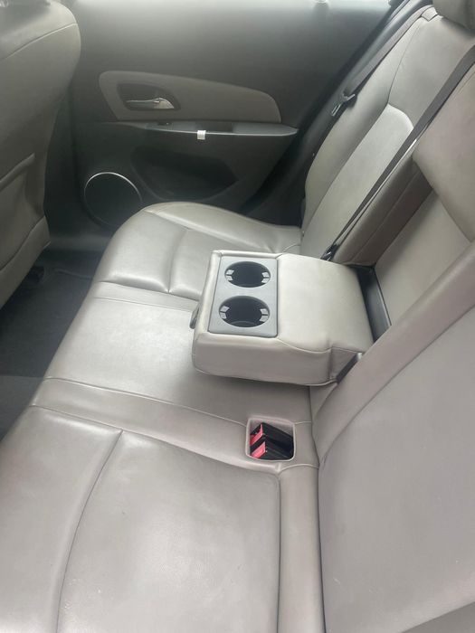 Chevrolet Cruze com caixa velocidades automáticas.